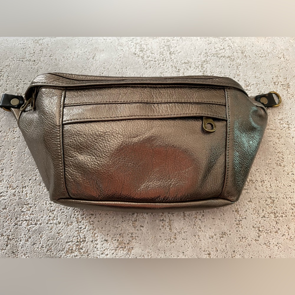 Parker Thatch - Cross Your Heart Sling